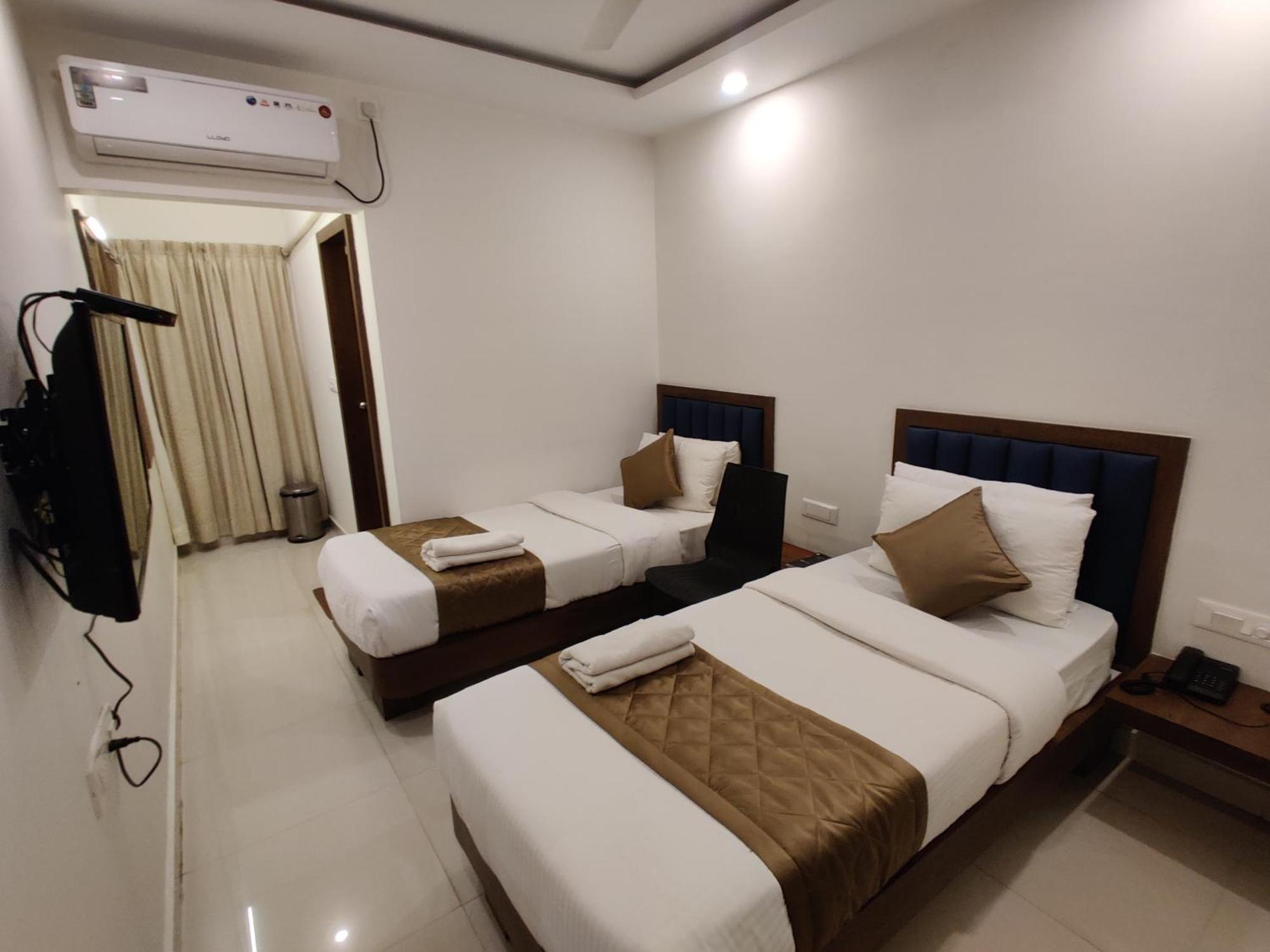 Airport Regency Hotel Devanahalli Buitenkant foto