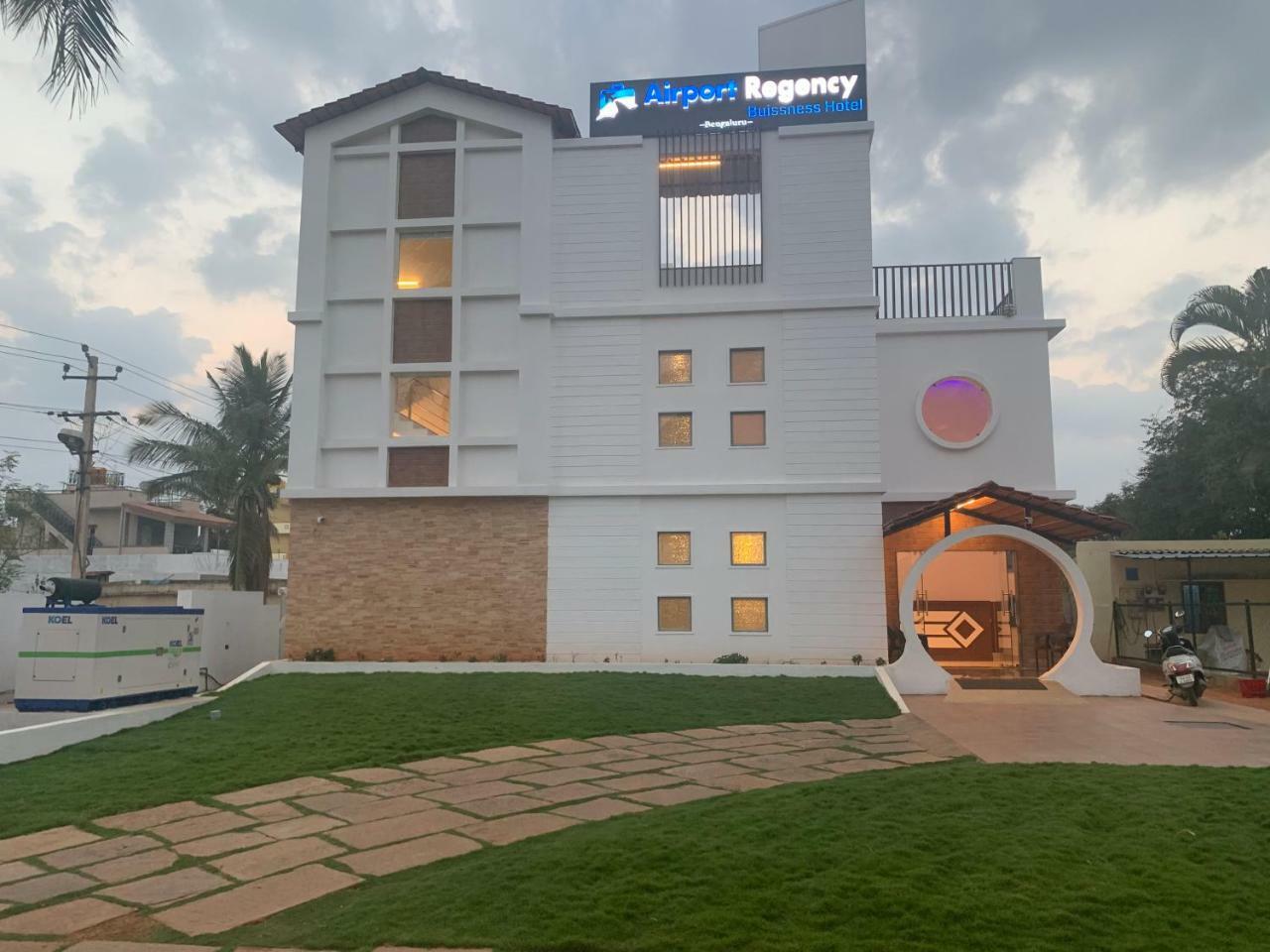 Airport Regency Hotel Devanahalli Buitenkant foto